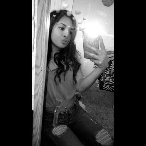 Meet your Posher, Sarah - Picture 1 of 1